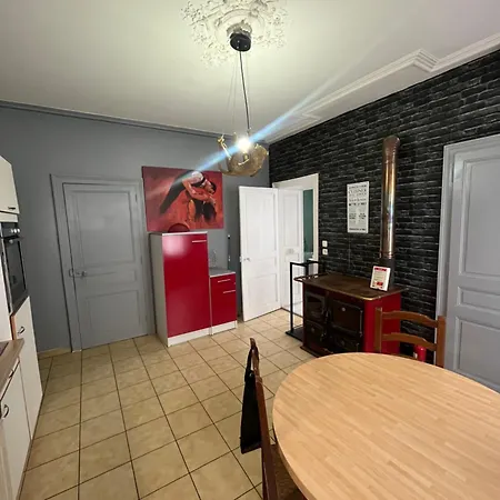 Deux Jacuzzi Terrasse בית נופש *